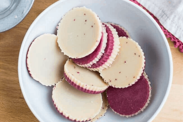 WHITE CHOCOLATE RASPBERRY FAT BOMBS