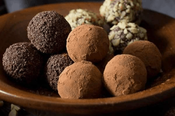 SUGAR-FREE KETO CHOCOLATE TRUFFLES