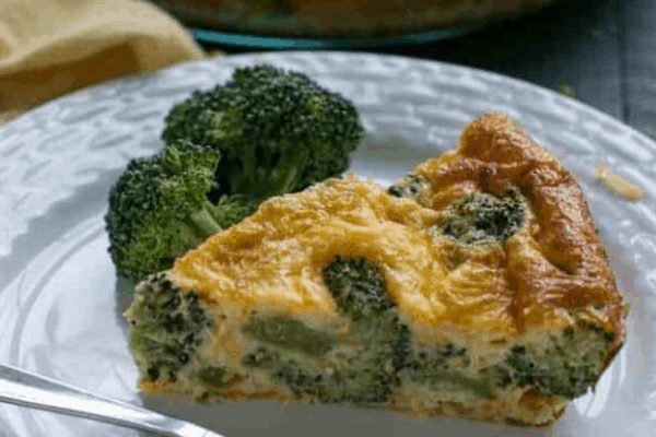 KETO CRUSTLESS QUICHE WITH BROCCOLI AND CHEDDAR