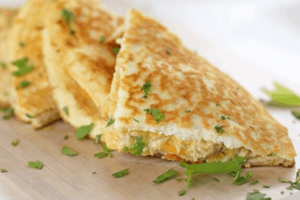 CHICKEN AND CHEESE QUESADILLA