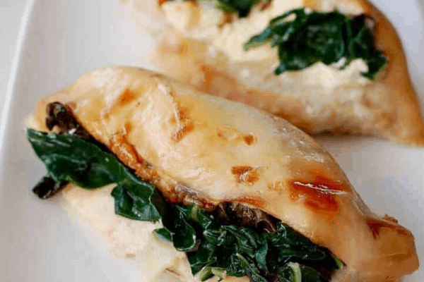 KETO SPINACH-STUFFED CHICKEN