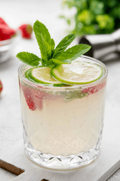 keto-strawberry-lime-cocktail-1