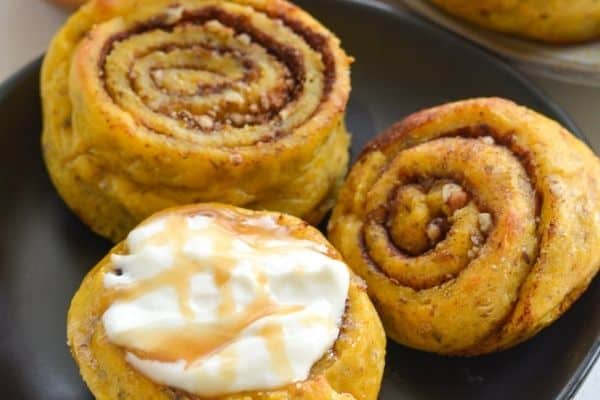 KETO PUMPKIN CINNAMON ROLLS