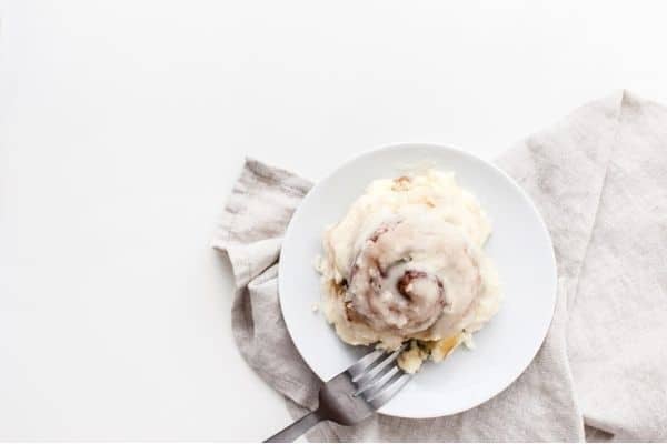 LOW CARB YEAST CINNAMON ROLLS