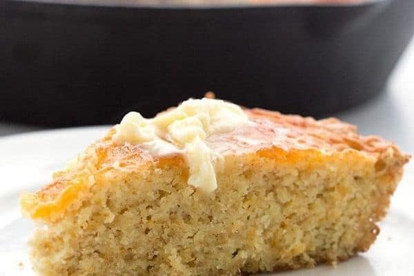 CHEESY SKILLET CORNBREAD RECIPE