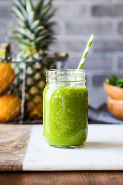 ENERGY BOOSTING GREEN SMOOTHIES